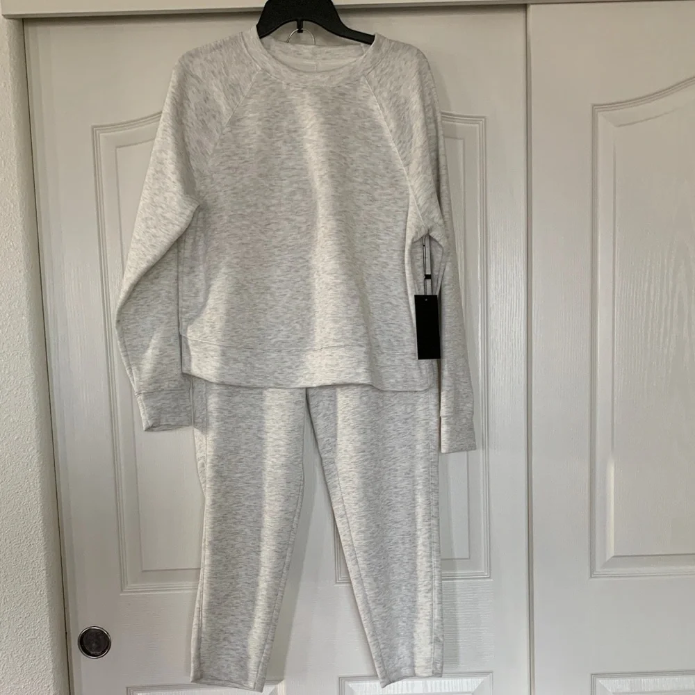 NWT Mixed Size 2pc Thrive Gray L Sweatshirt and M Sweatpants Athleisure Set - Picture 1 of 15